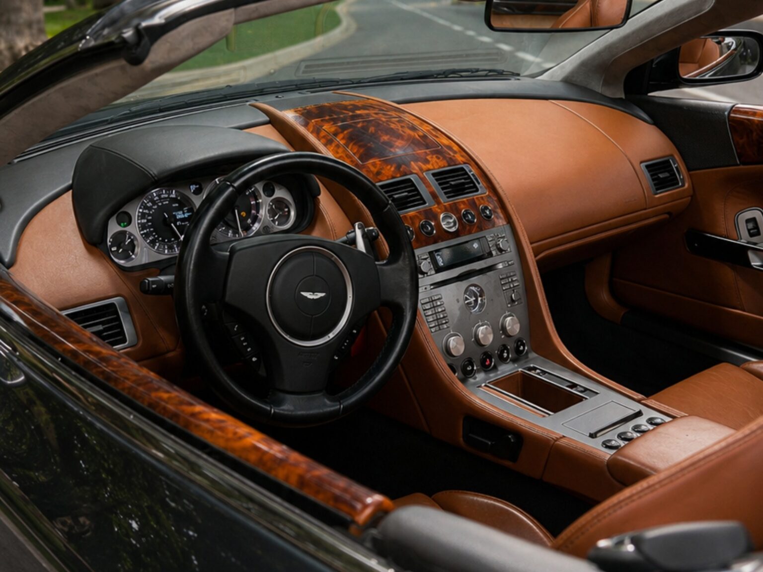 2006 Aston Martin DB9 miniatura 8