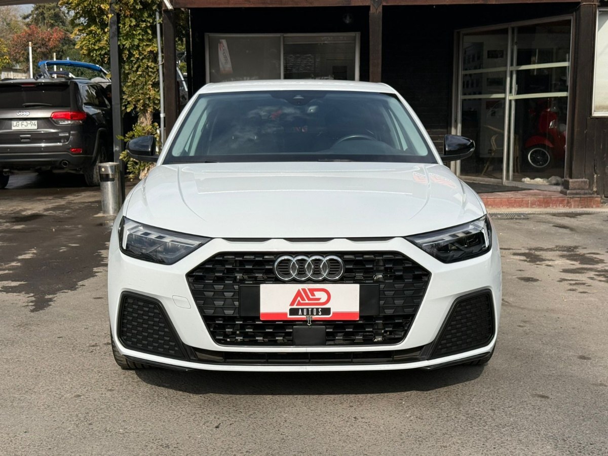 2024 Audi A1 miniatura 2