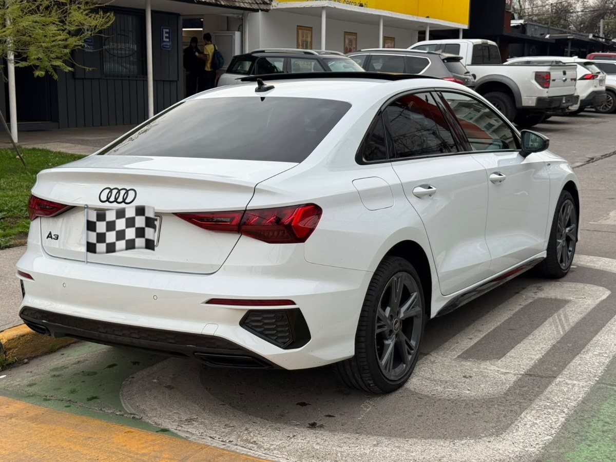 2024 Audi A3 Sedan miniatura 5