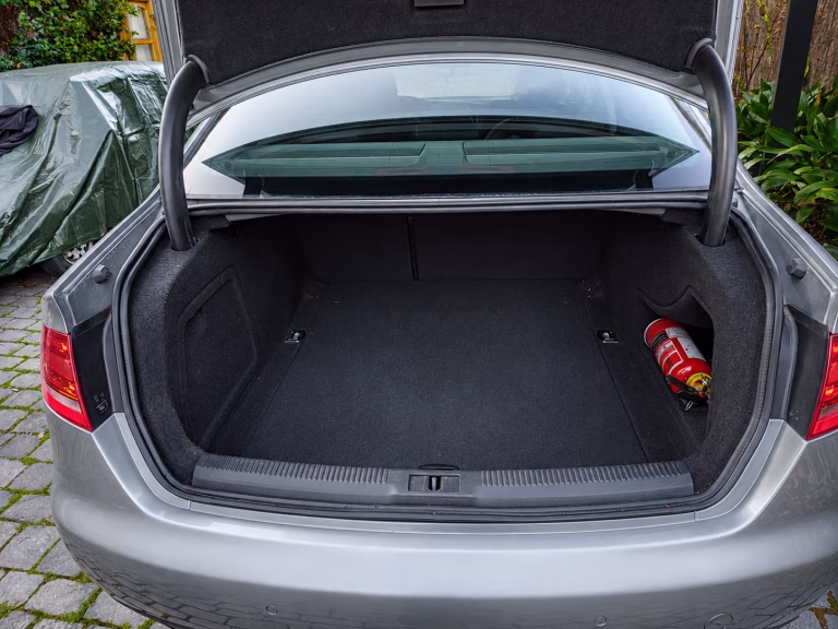 2010 Audi A4 miniatura 11