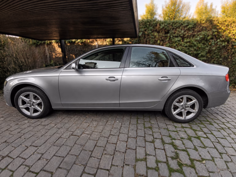 2010 Audi A4 miniatura 3
