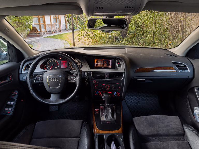 2010 Audi A4 miniatura 8