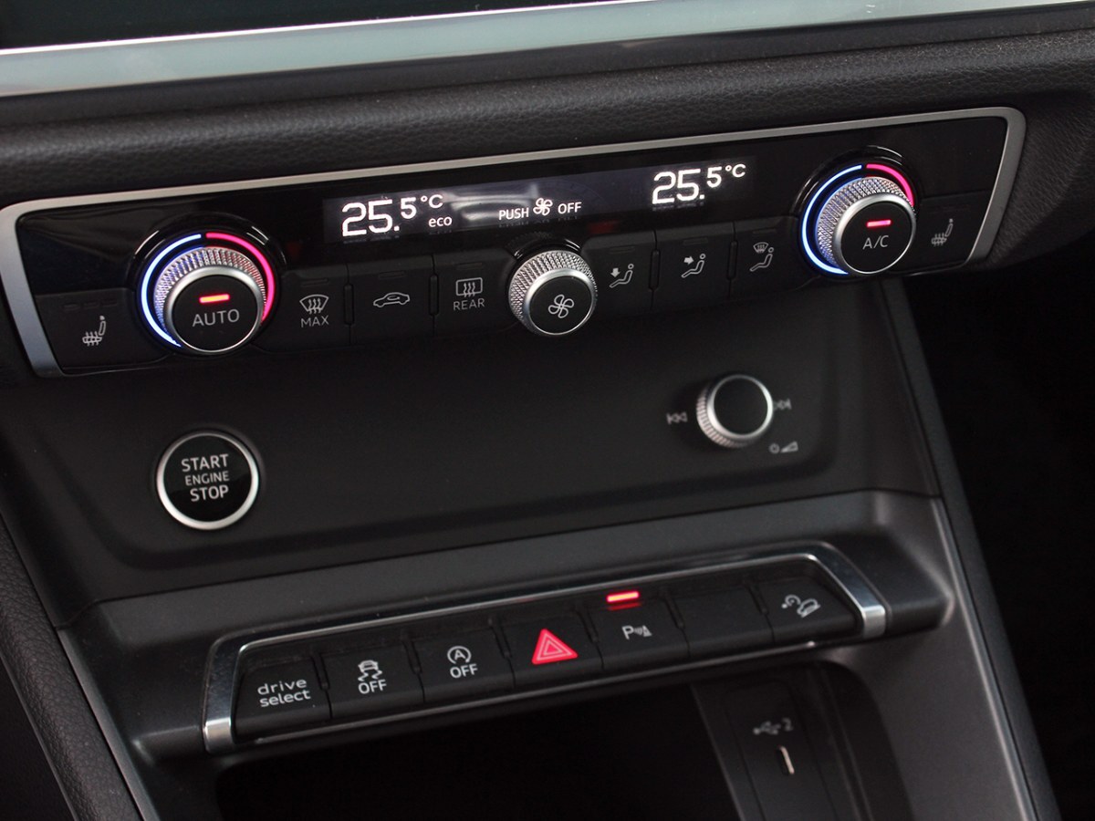 2022 Audi Q3 40 TFSI miniatura 9