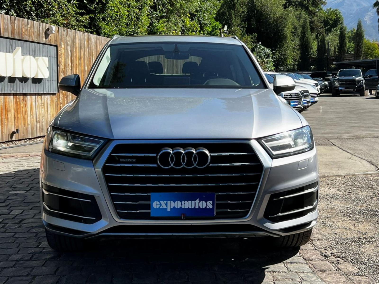 2017 Audi Q7 miniatura 3