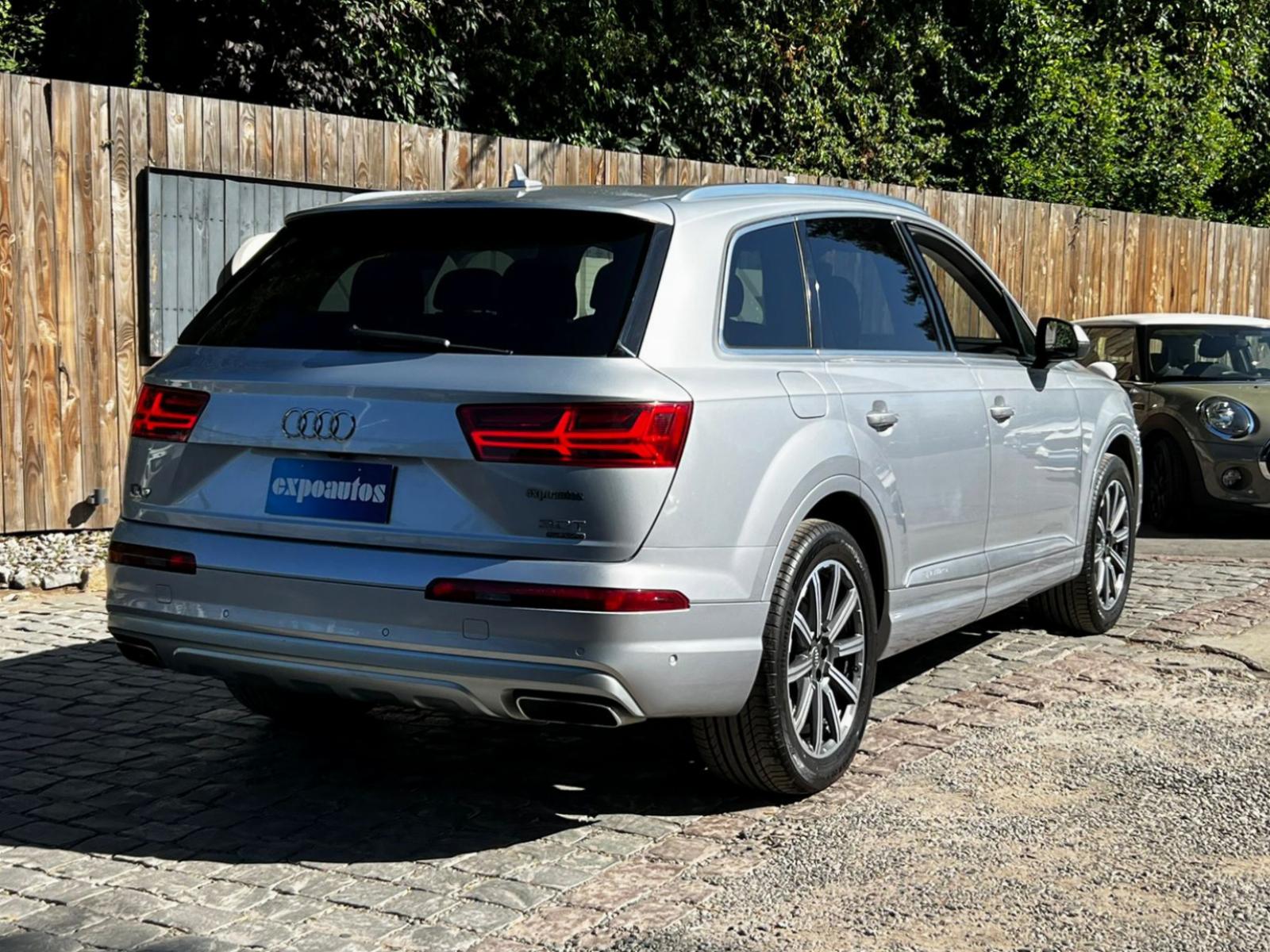 2017 Audi Q7 miniatura 4