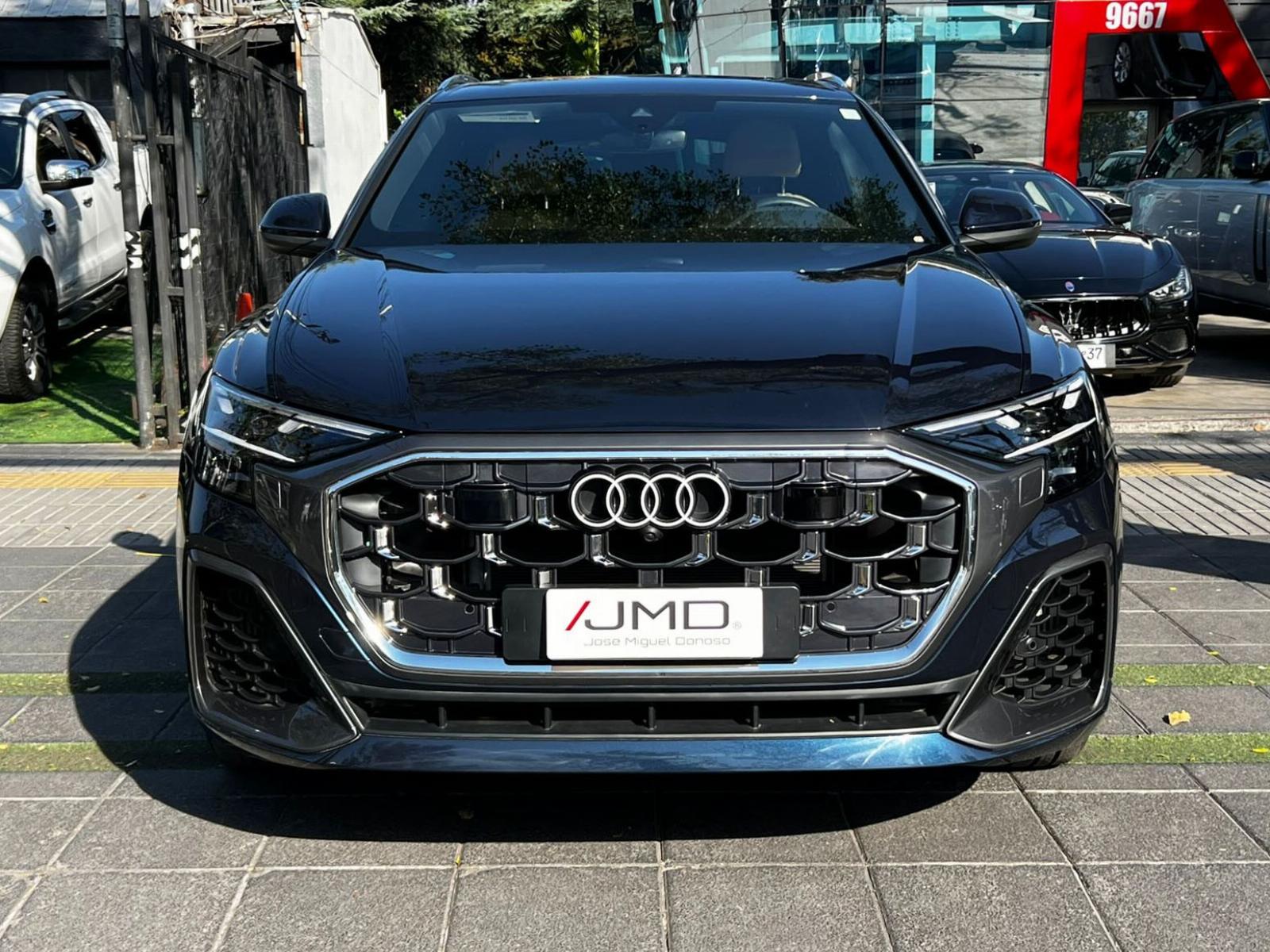 2025 Audi Q8 miniatura 3
