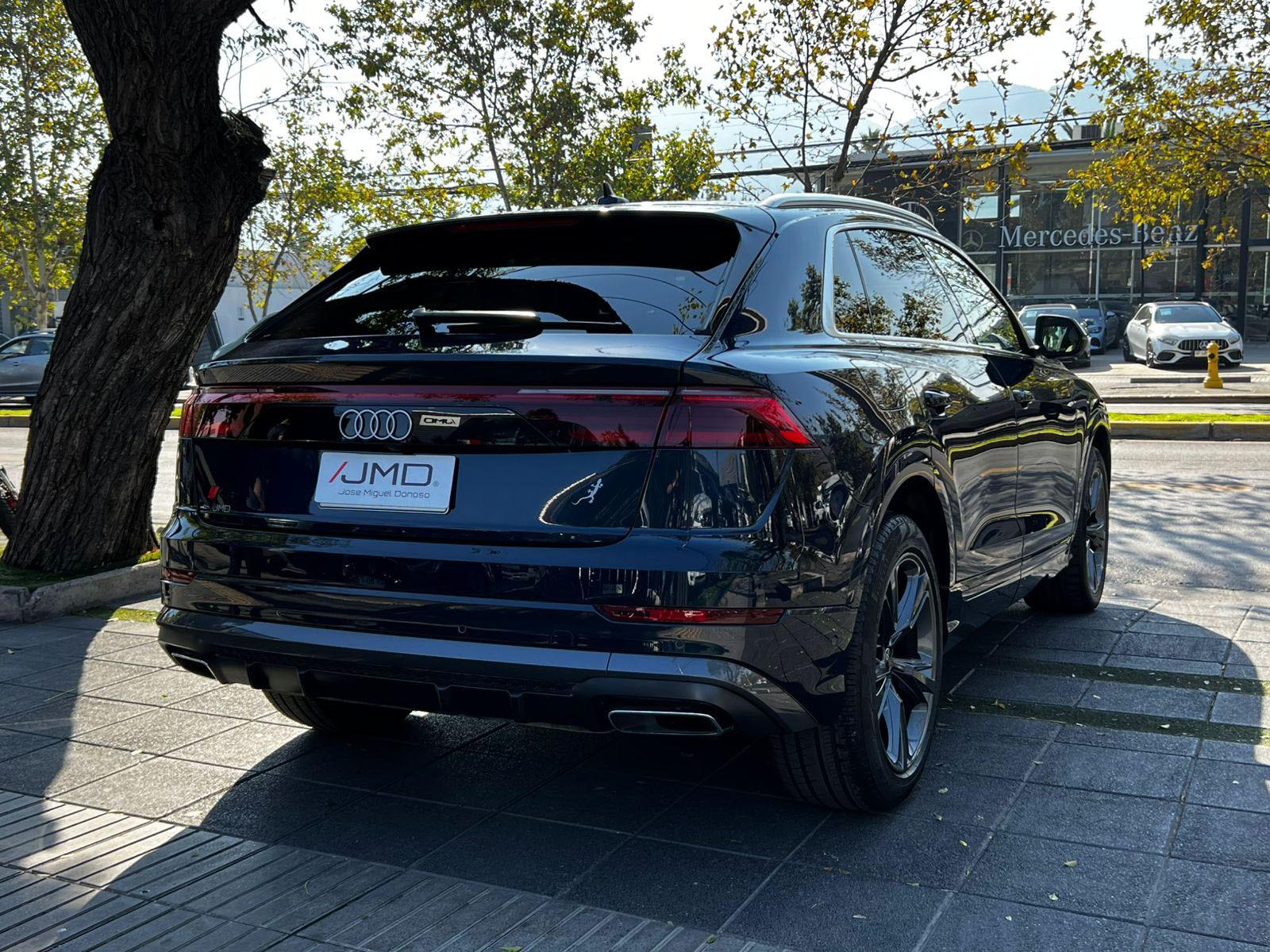 2025 Audi Q8 miniatura 4