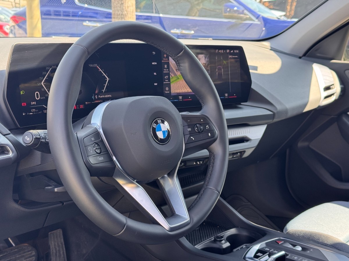 2025 BMW 118 miniatura 9