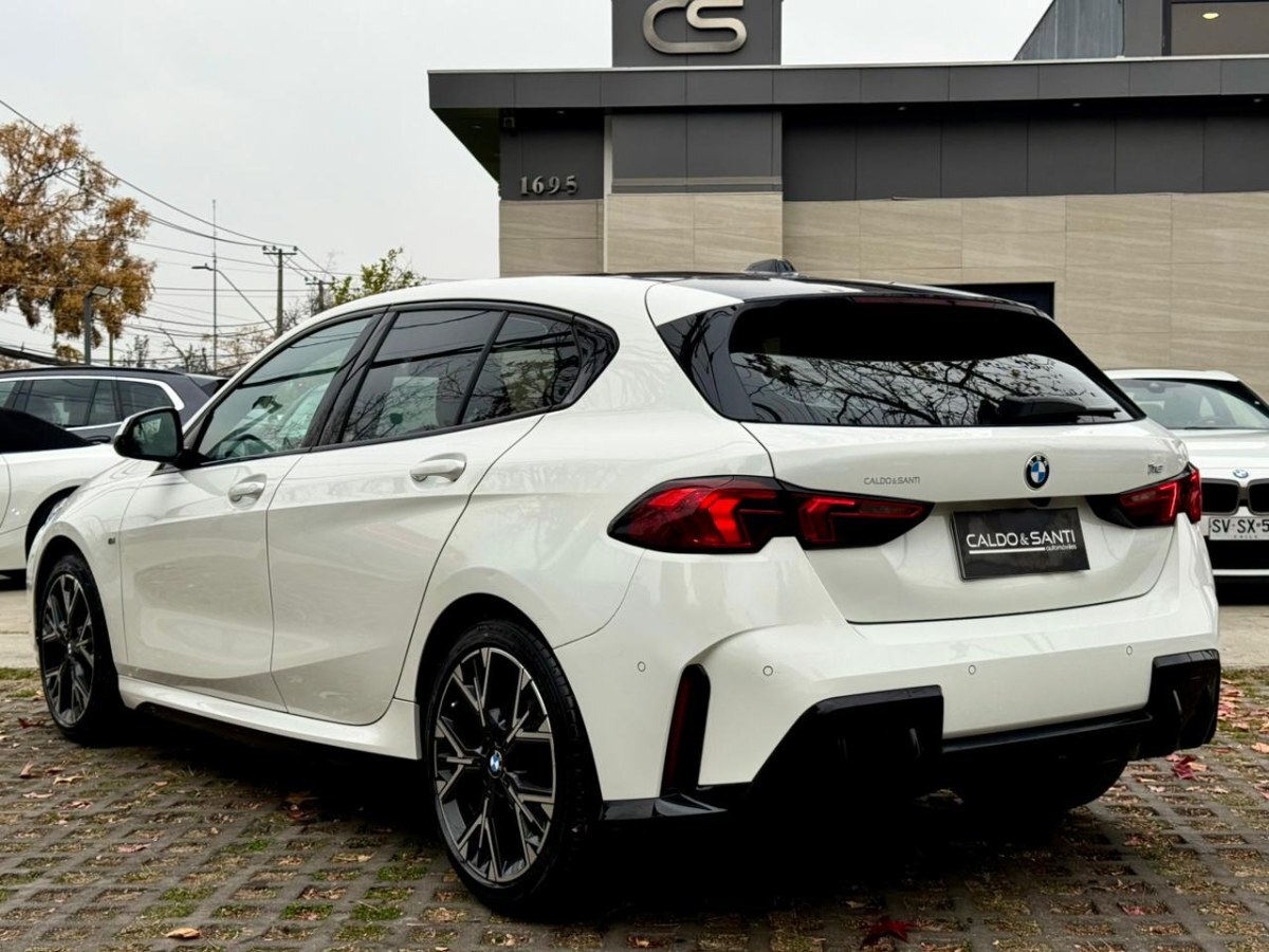 2025 BMW 118 M Sport miniatura 3