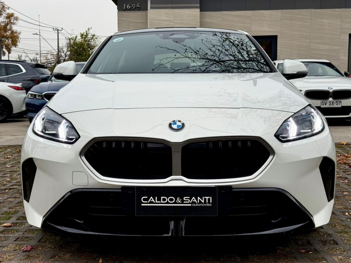2025 BMW 118 M Sport miniatura 8