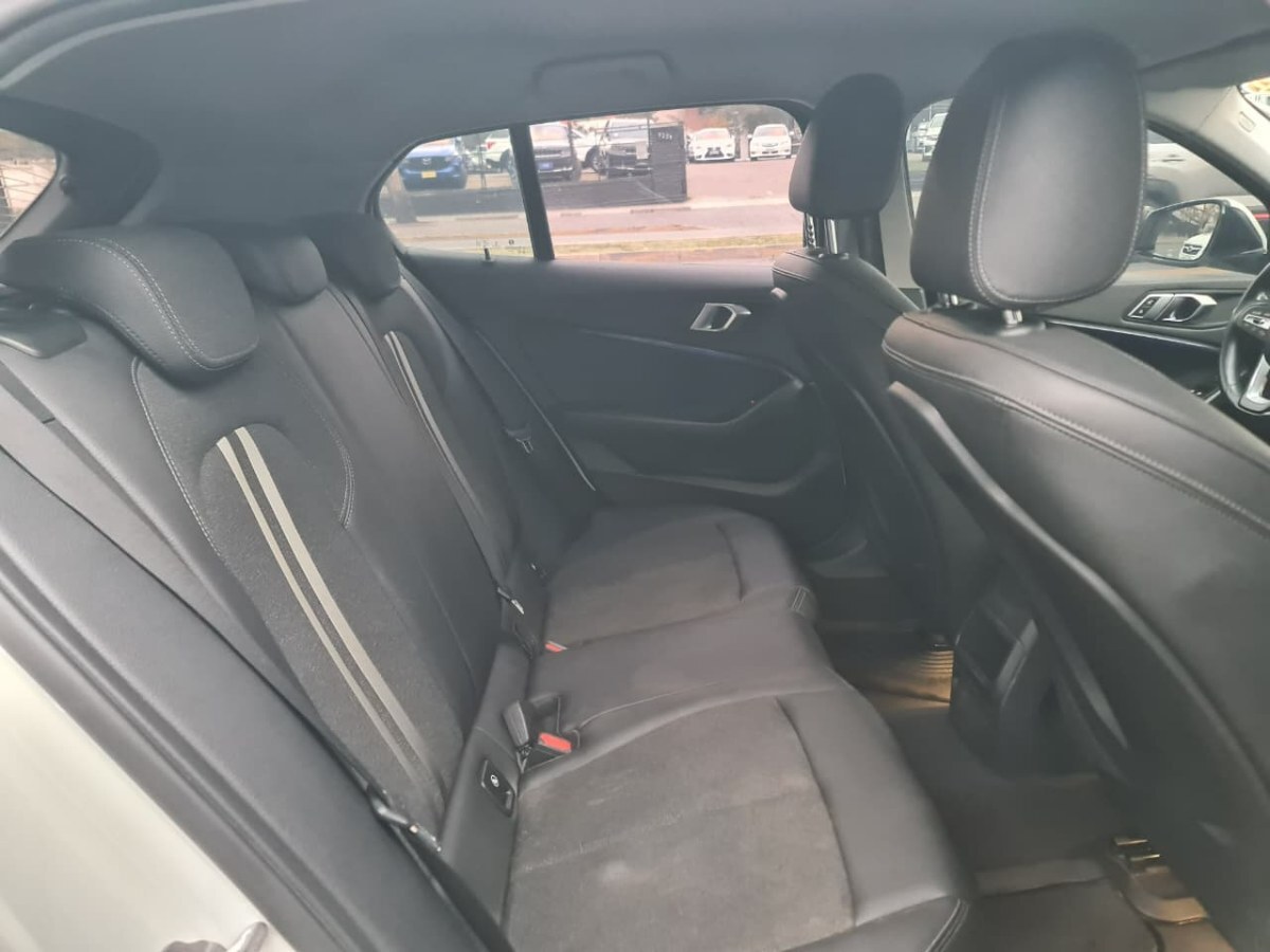 2021 BMW 118i miniatura 8