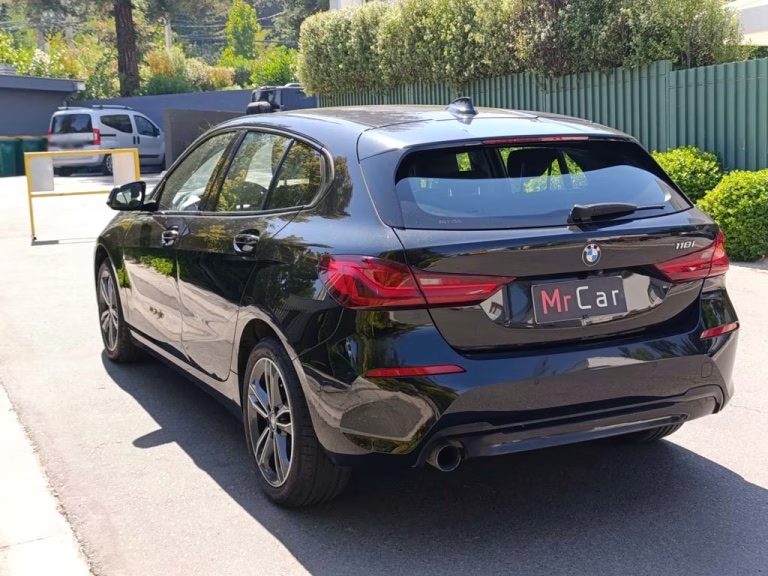 2022 BMW 118i miniatura 4