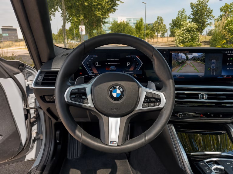 2024 BMW 220i miniatura 12