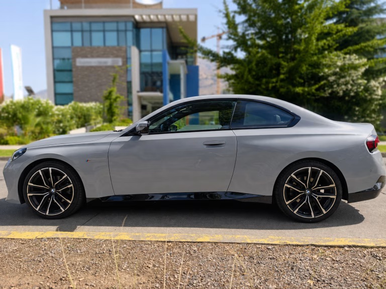 2024 BMW 220i miniatura 3