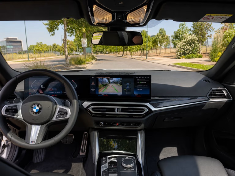 2024 BMW 220i miniatura 7
