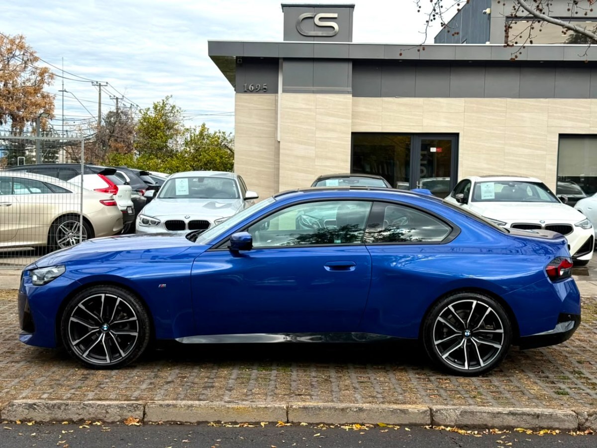 2024 BMW 220i Coupe miniatura 2