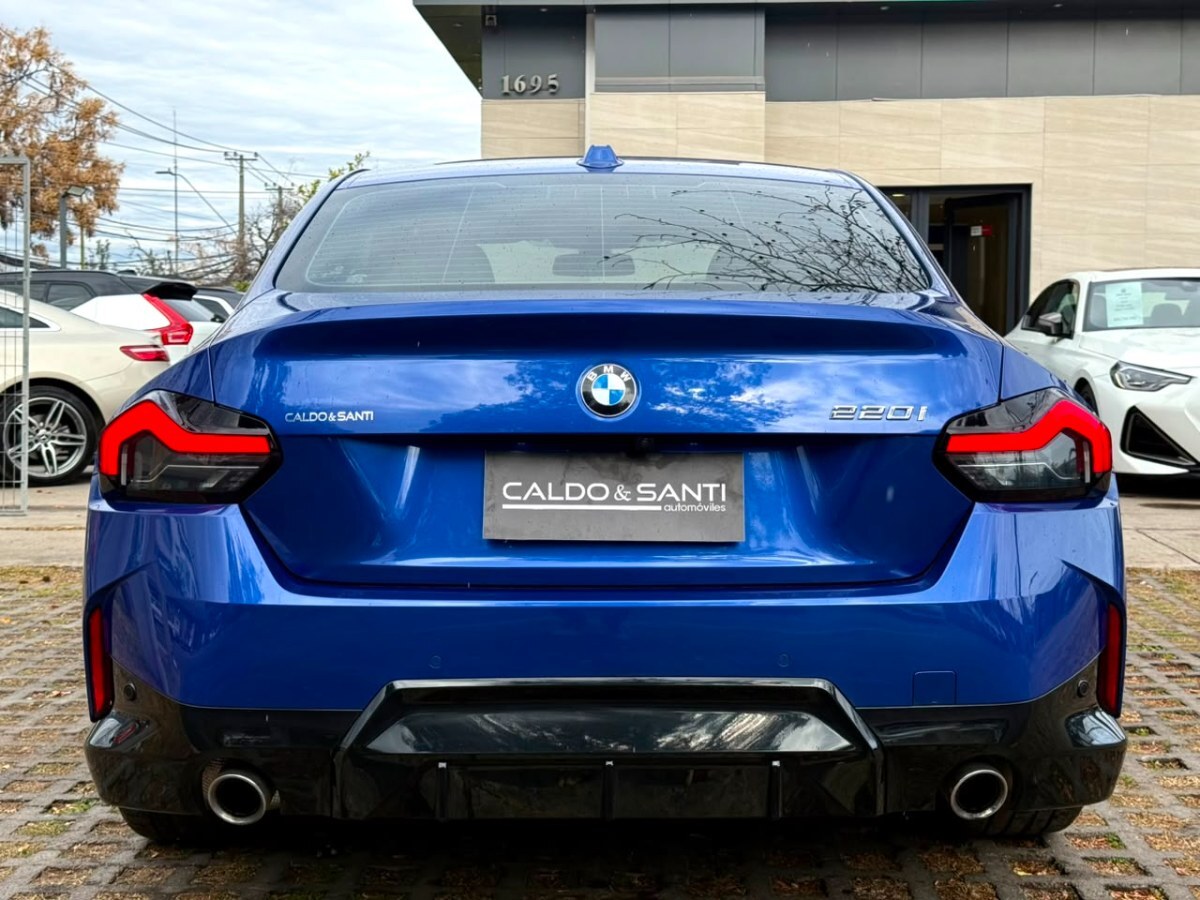 2024 BMW 220i Coupe miniatura 4
