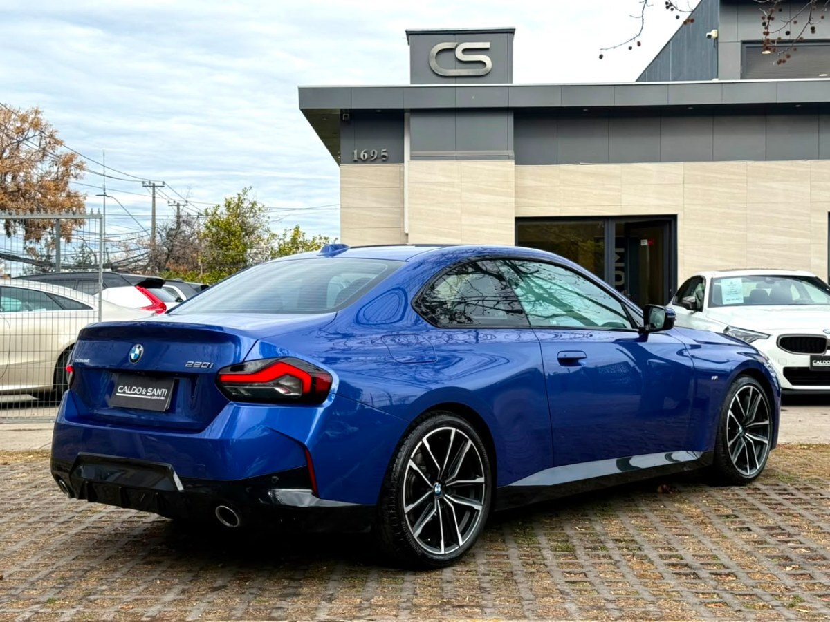 2024 BMW 220i Coupe miniatura 5