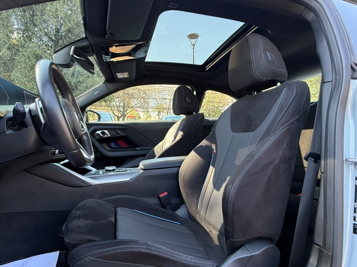 2025 BMW 220i M Sport miniatura 14