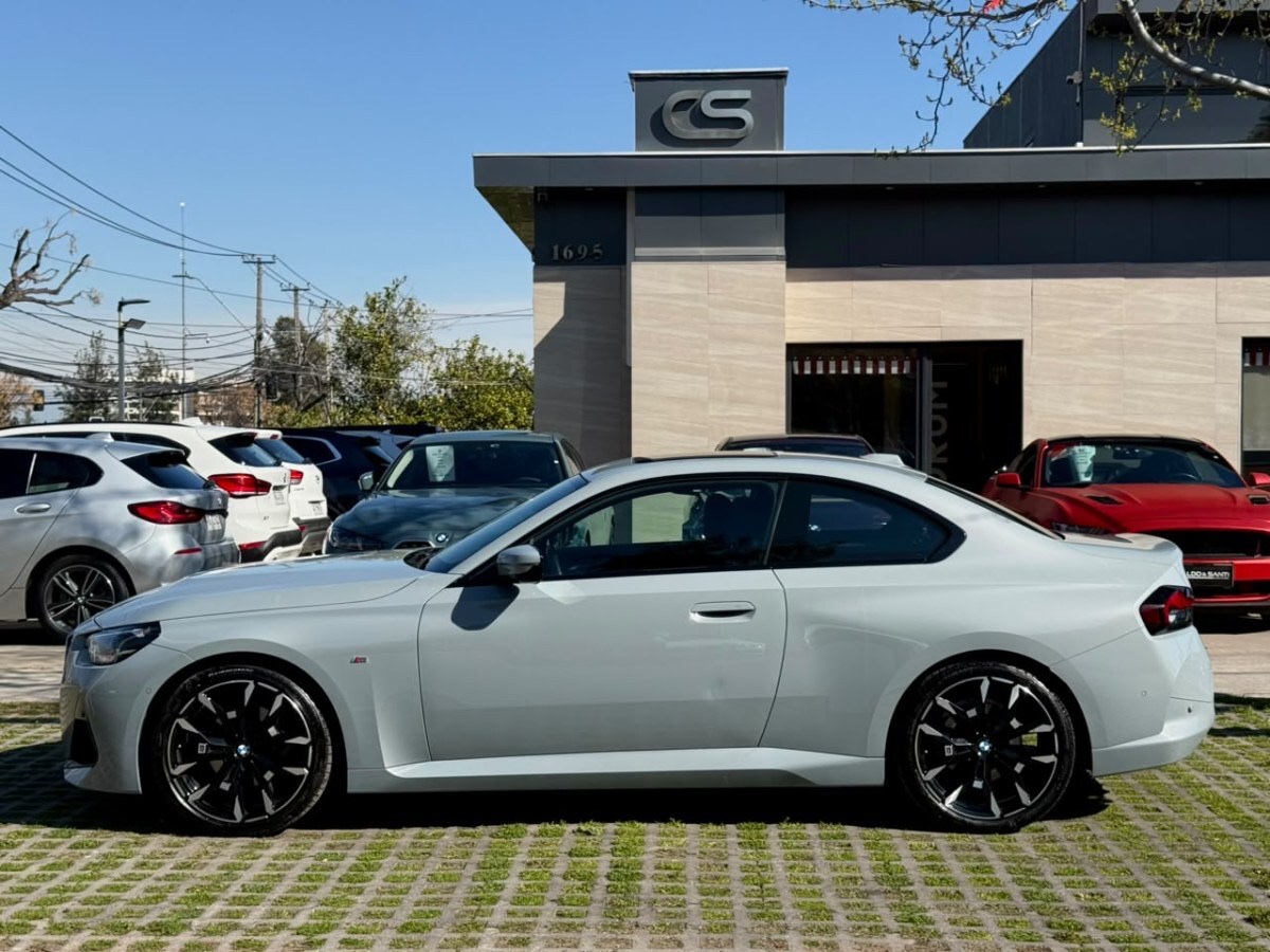 2025 BMW 220i M Sport miniatura 2