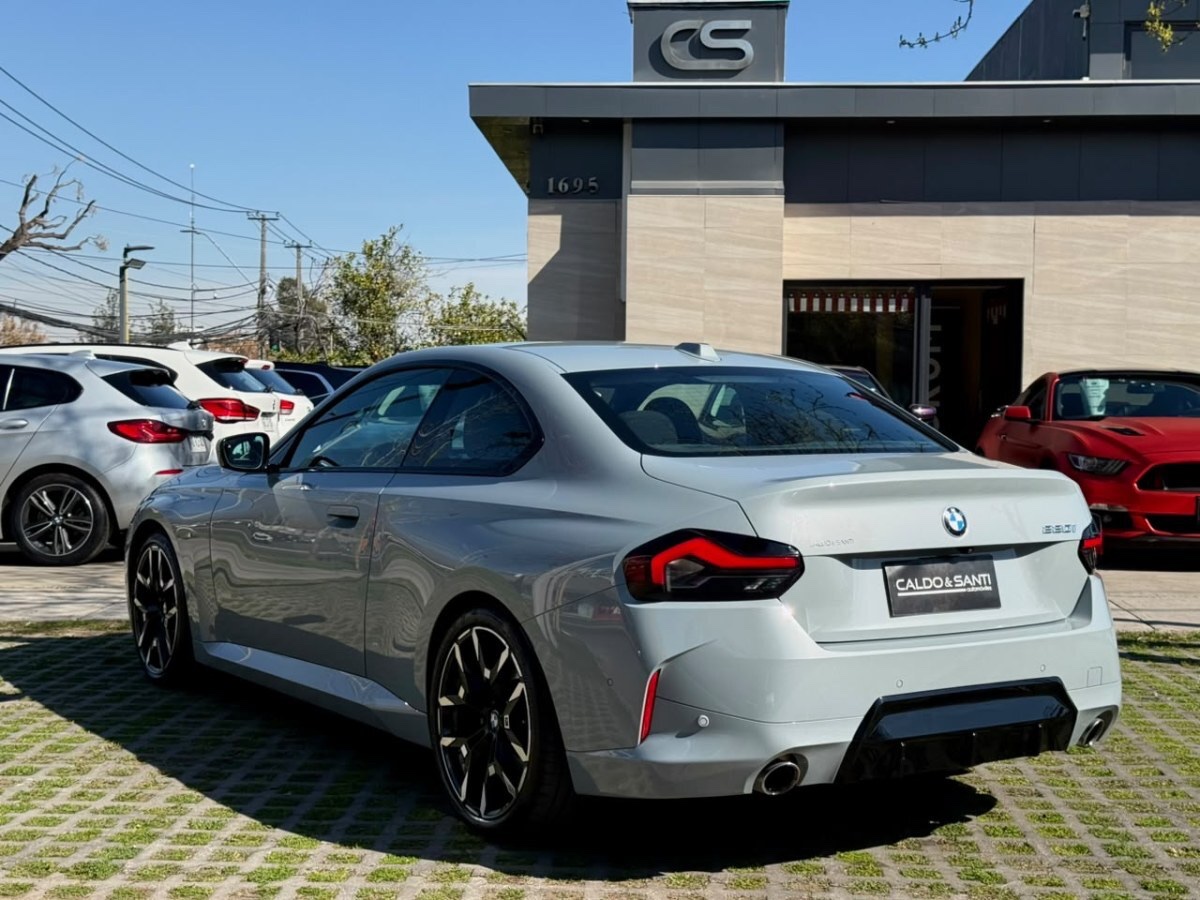 2025 BMW 220i M Sport miniatura 3