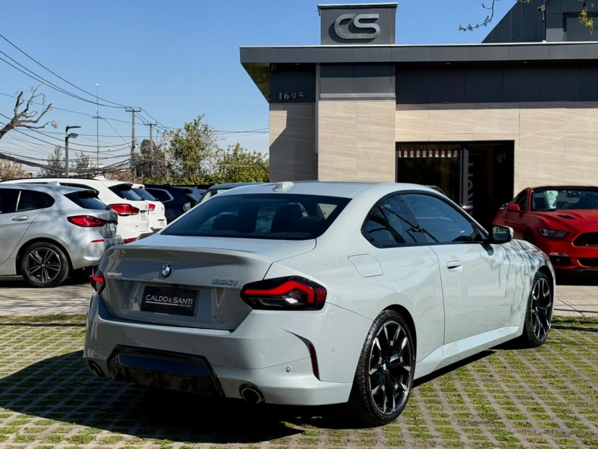 2025 BMW 220i M Sport miniatura 5