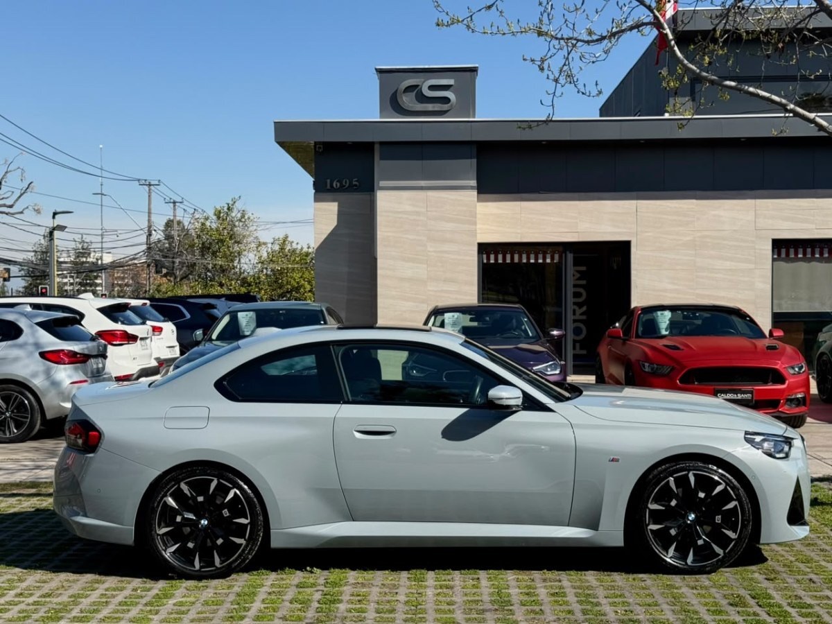 2025 BMW 220i M Sport miniatura 6