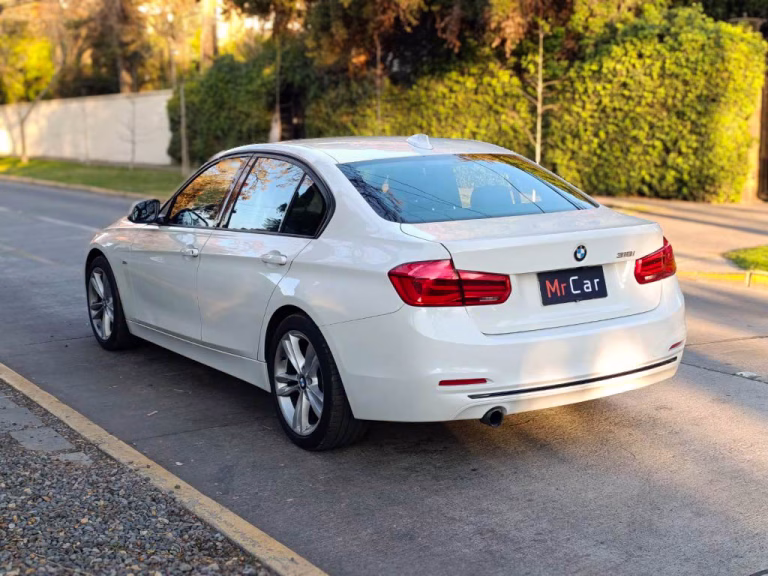 2017 BMW 318i miniatura 4