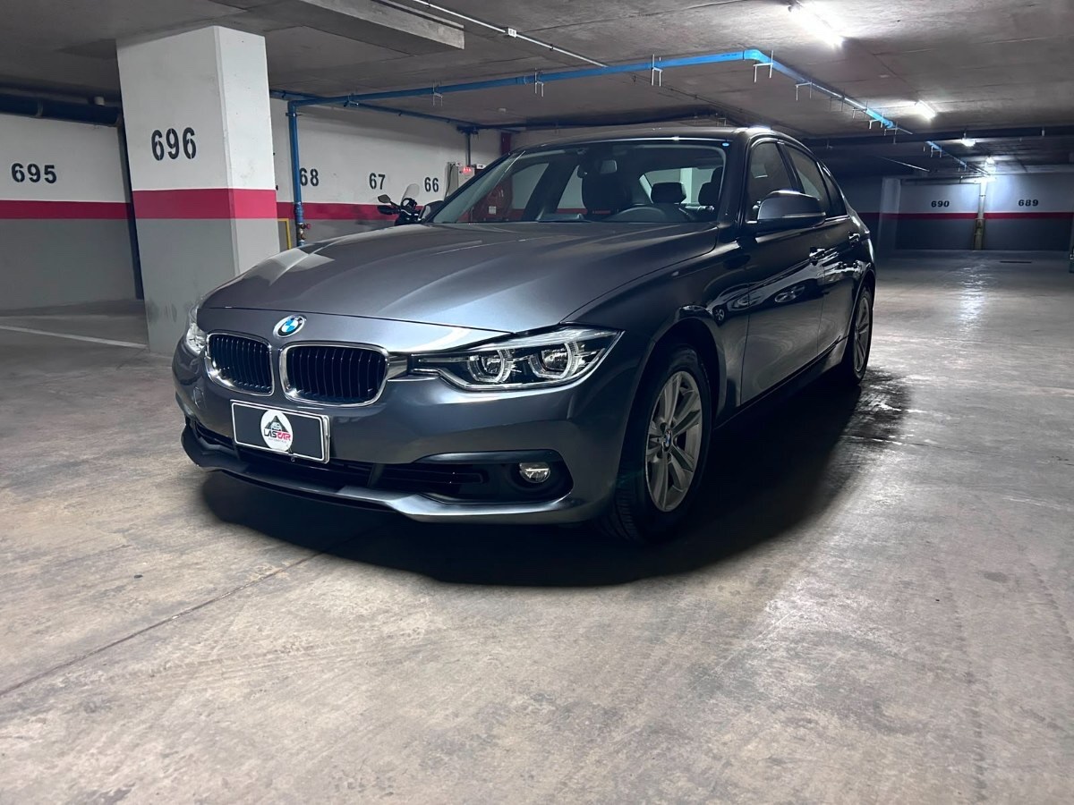 2017 BMW 318i