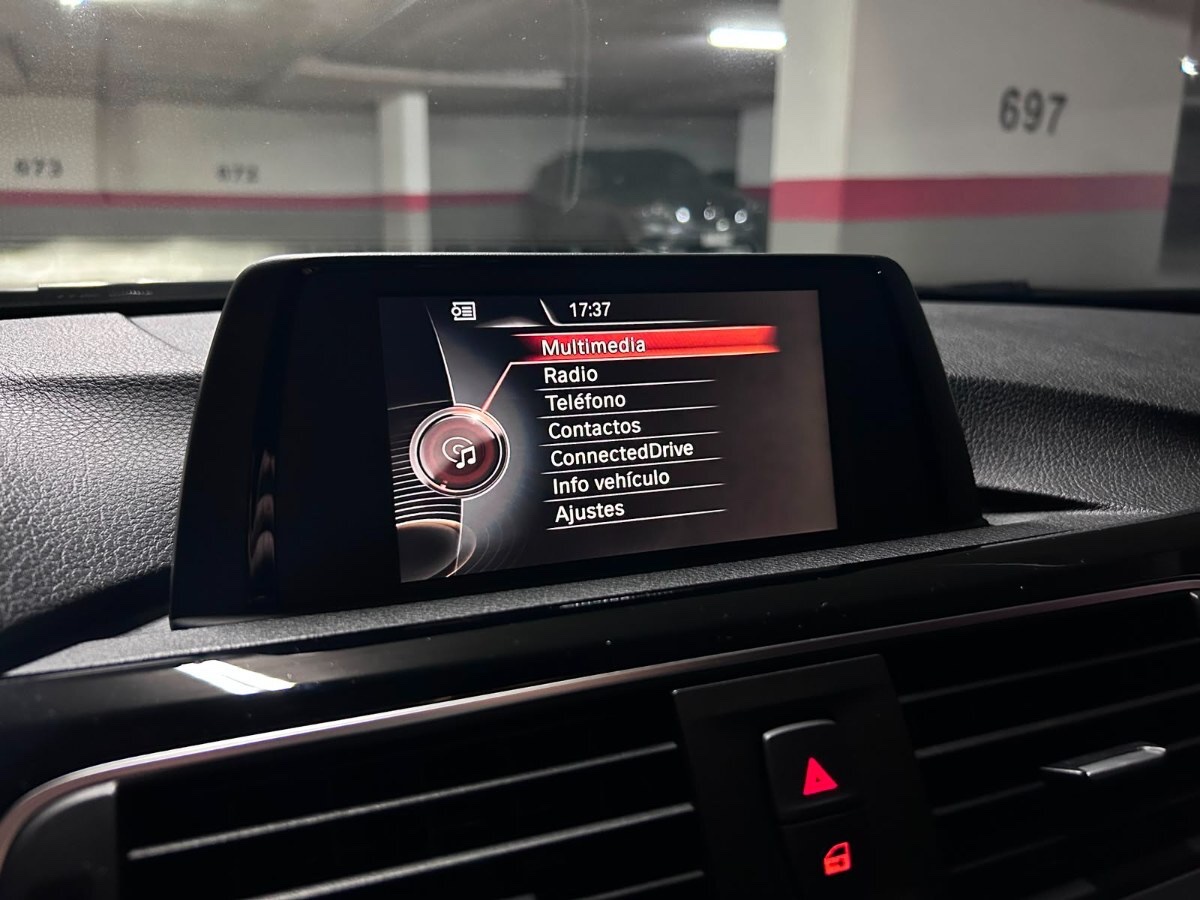 2017 BMW 318i miniatura 14