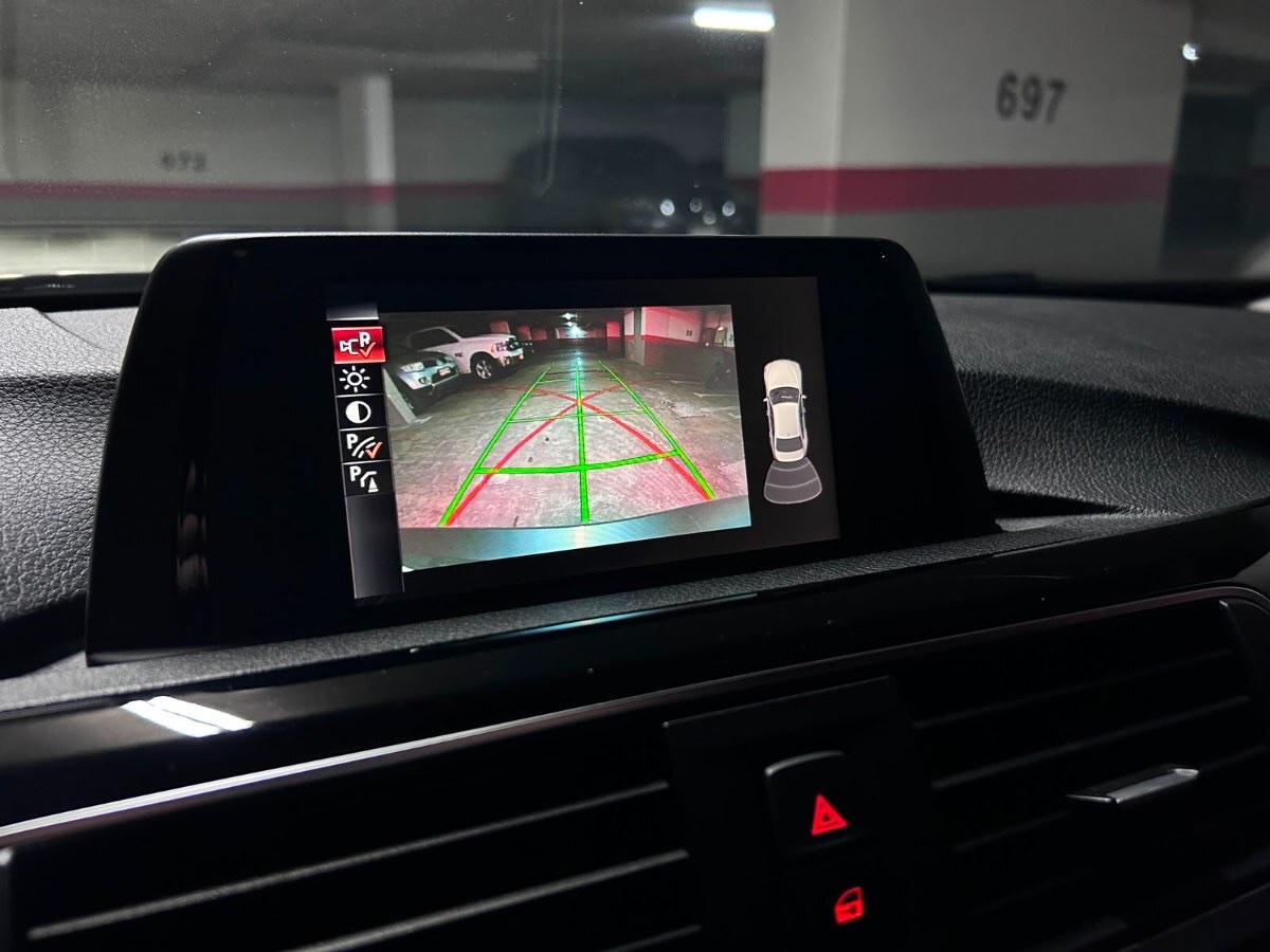2017 BMW 318i miniatura 15