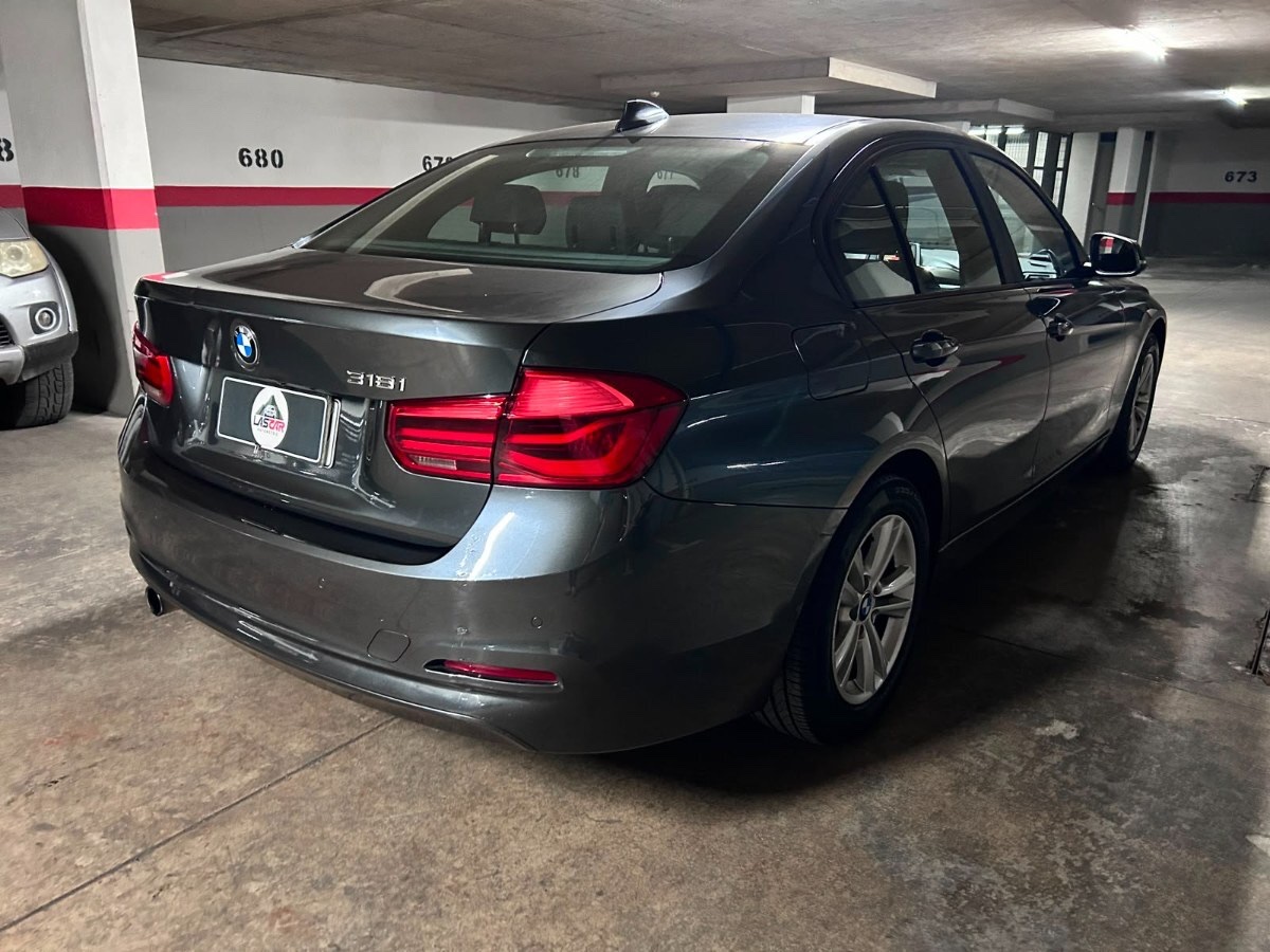 2017 BMW 318i miniatura 4