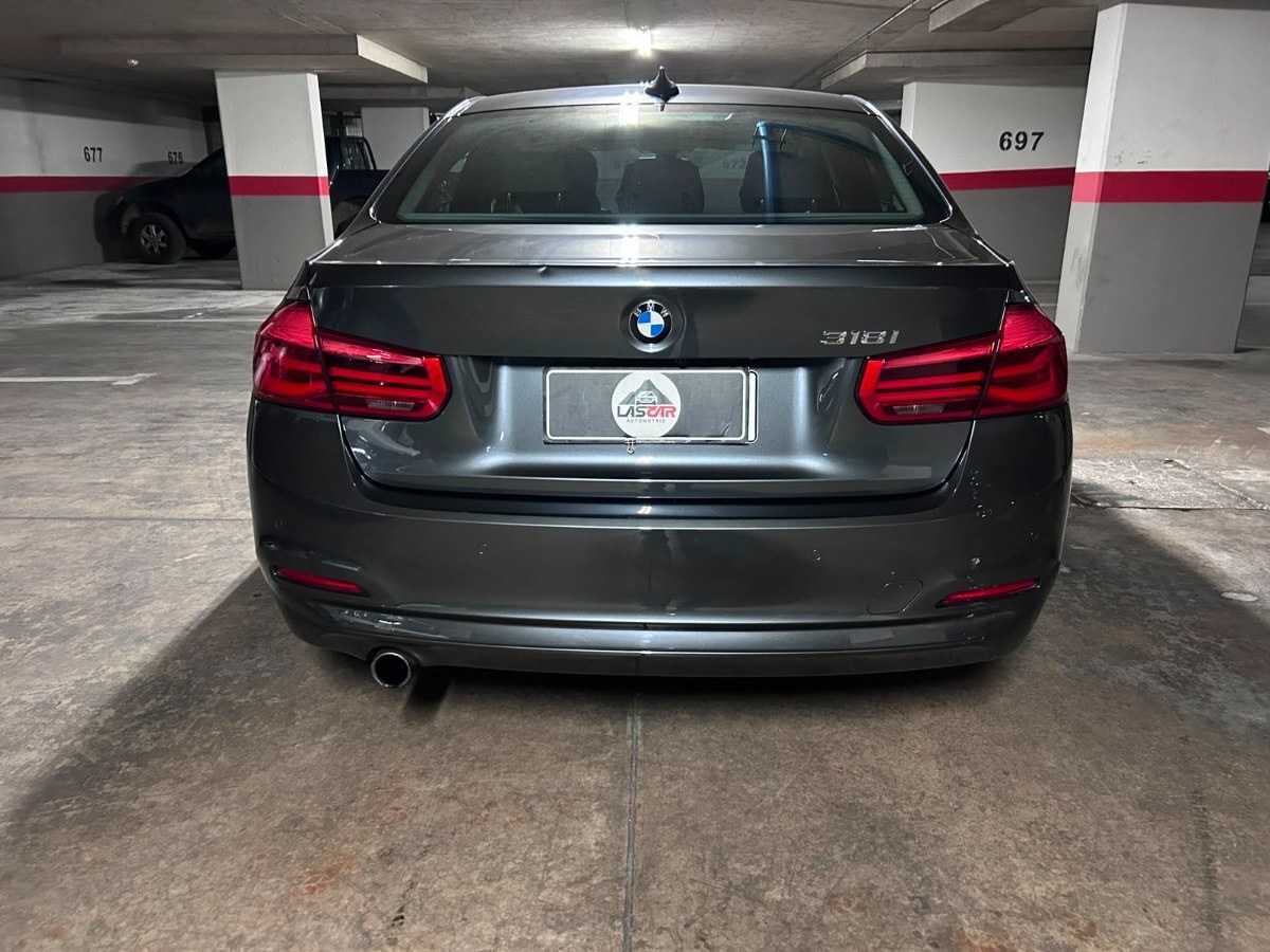 2017 BMW 318i miniatura 5