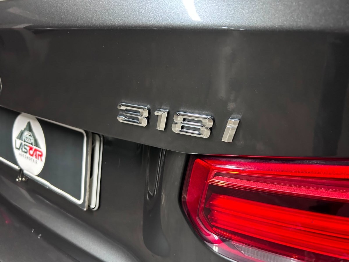 2017 BMW 318i miniatura 7