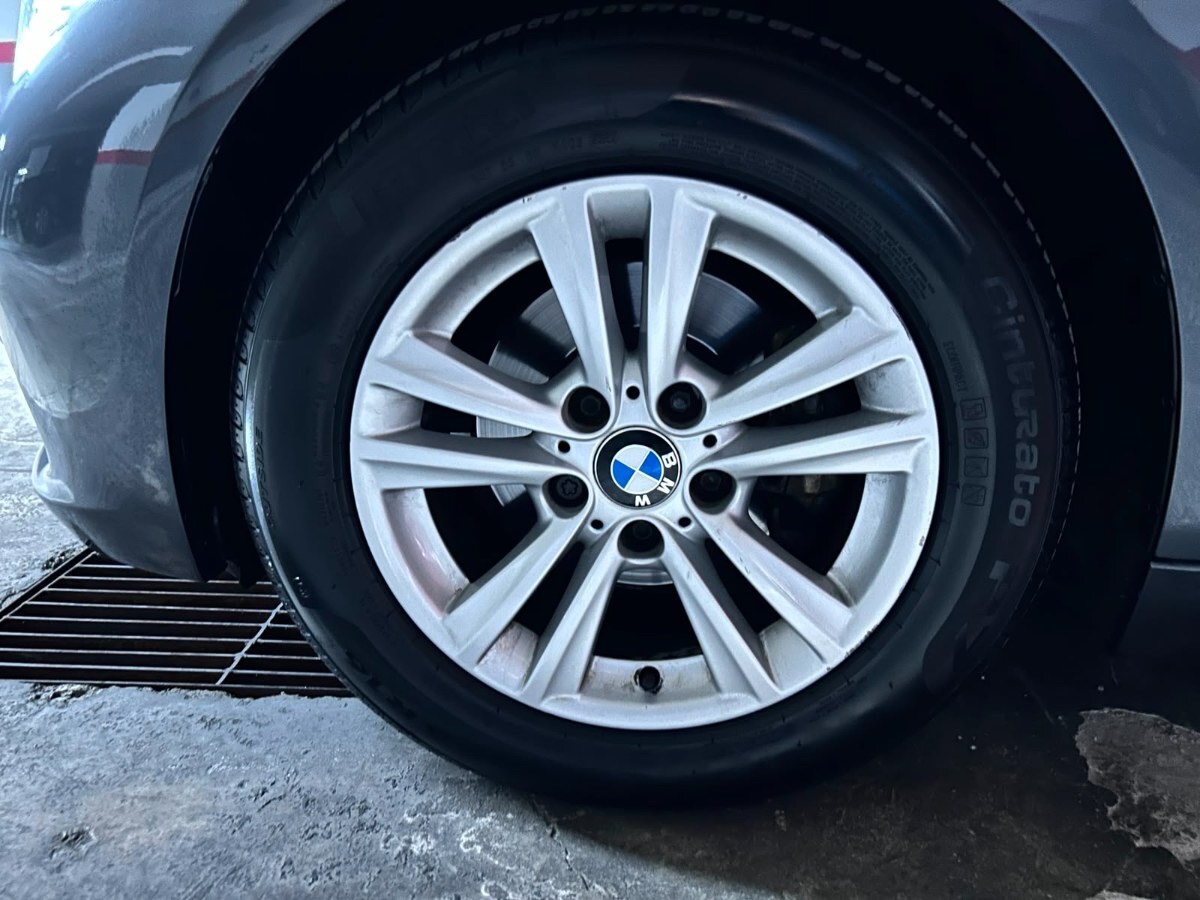 2017 BMW 318i miniatura 8