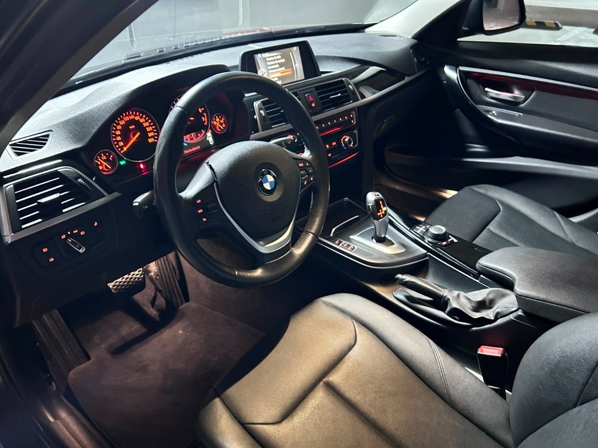 2017 BMW 318i miniatura 9