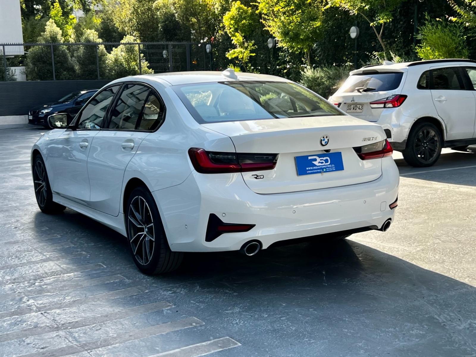 2023 BMW 320D miniatura 6