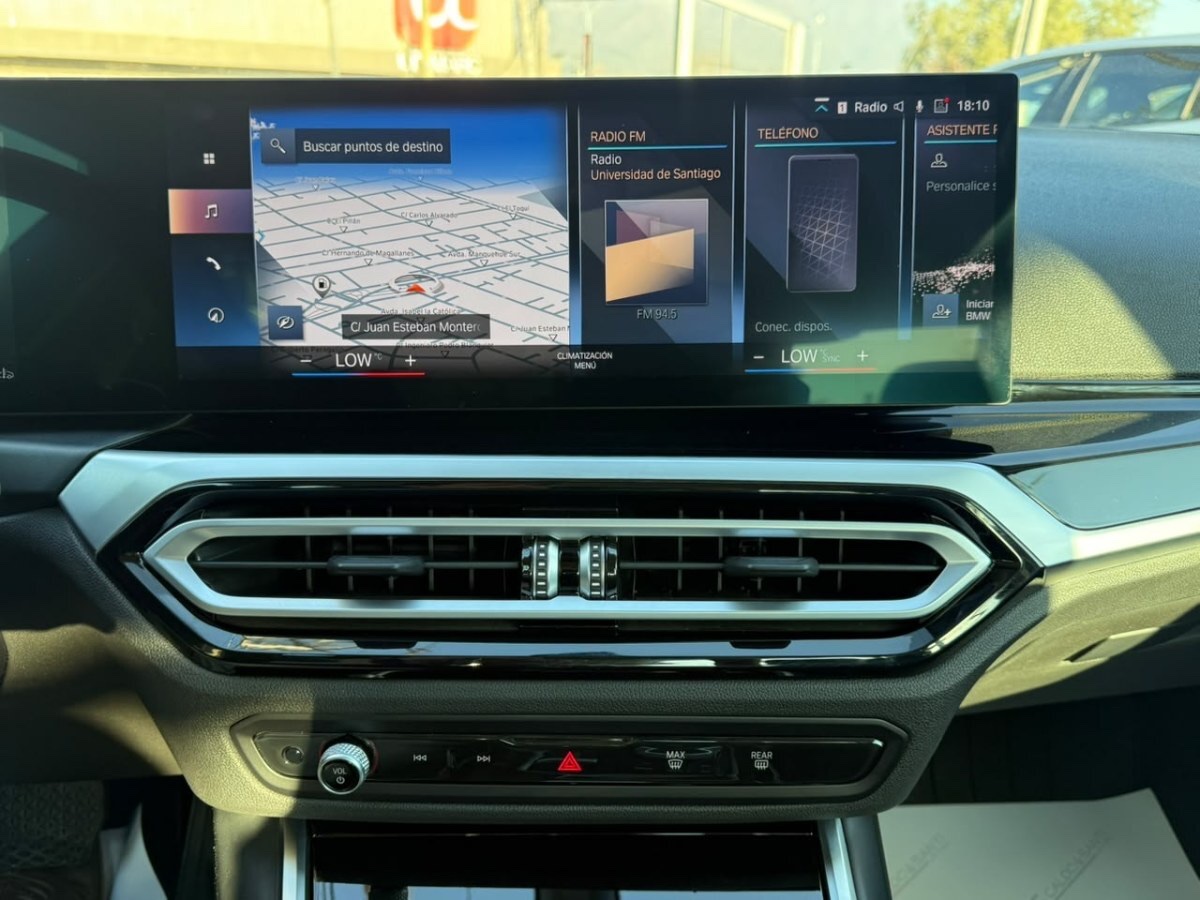 2024 BMW 320i miniatura 10