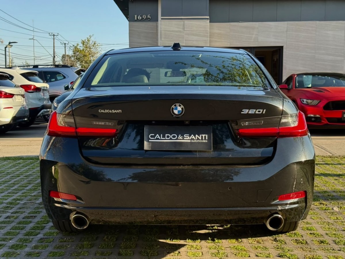 2024 BMW 320i miniatura 4