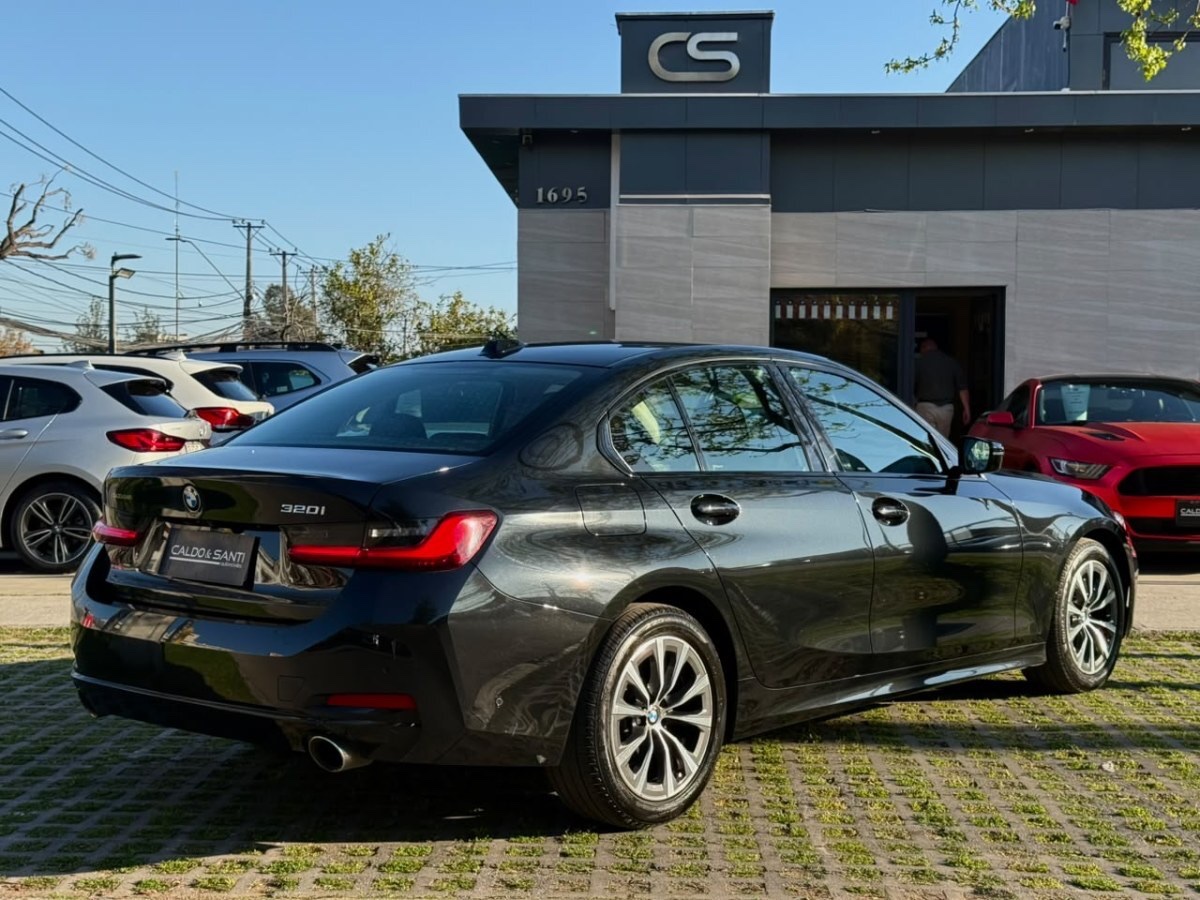 2024 BMW 320i miniatura 5