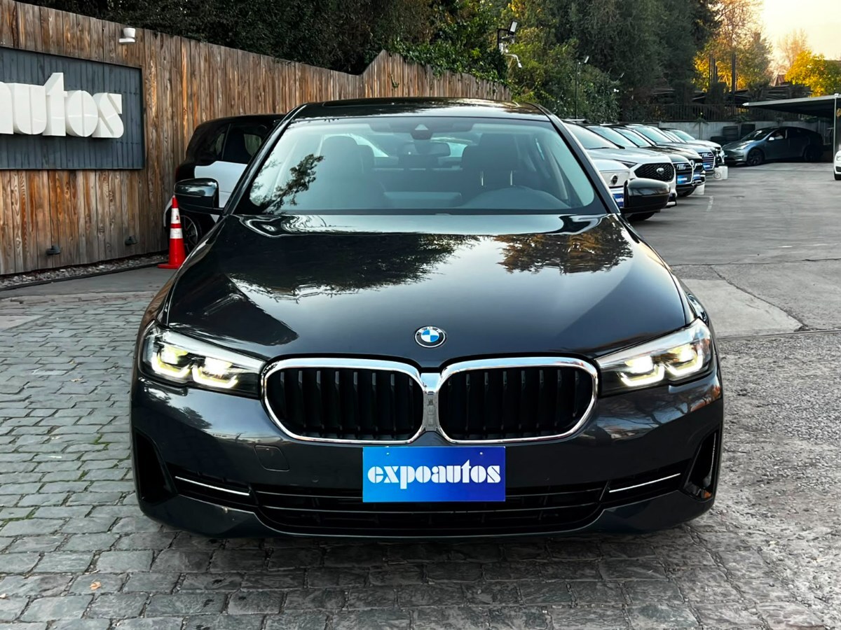 2022 BMW 520 D miniatura 2
