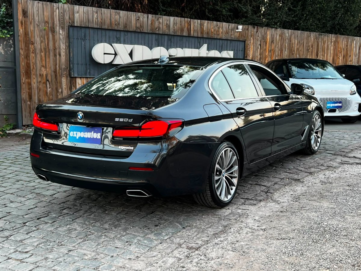 2022 BMW 520 D miniatura 4