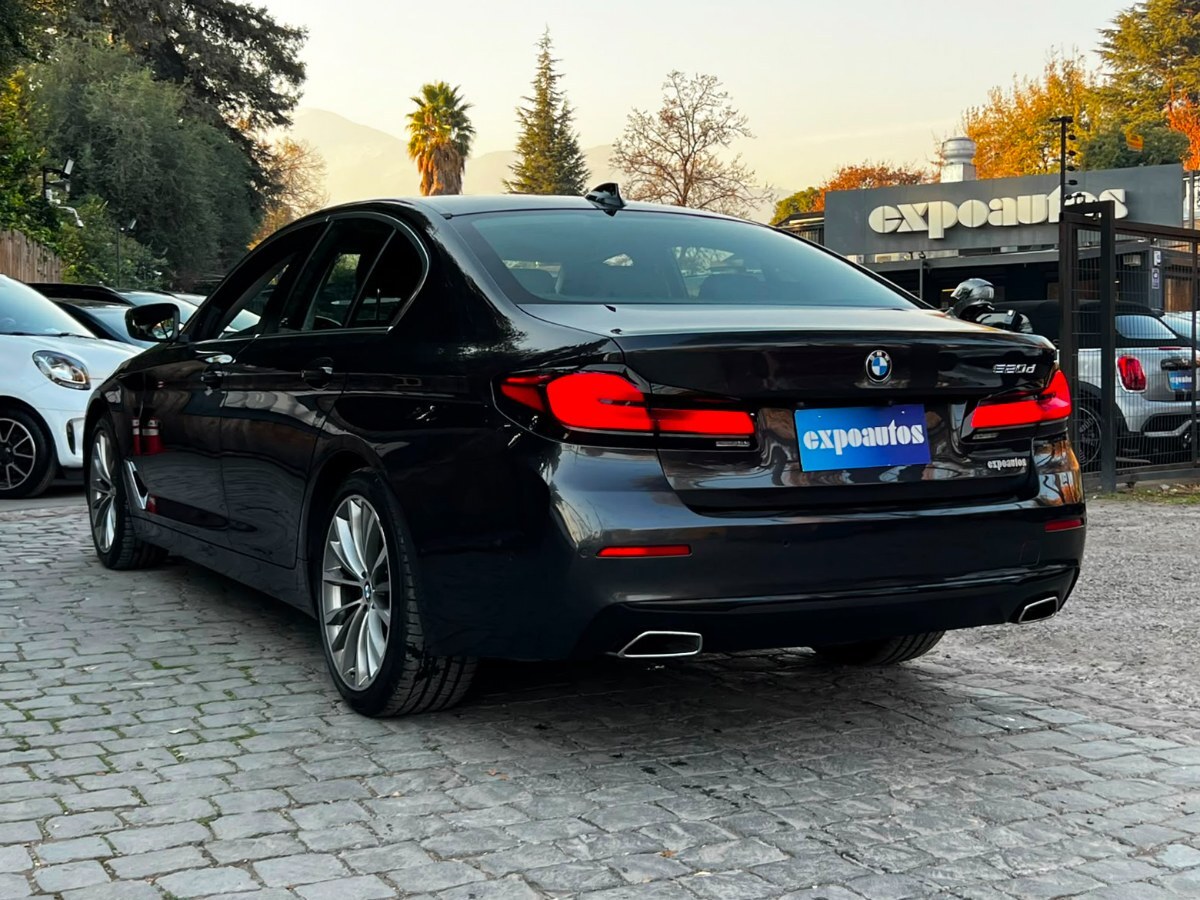2022 BMW 520 D miniatura 6