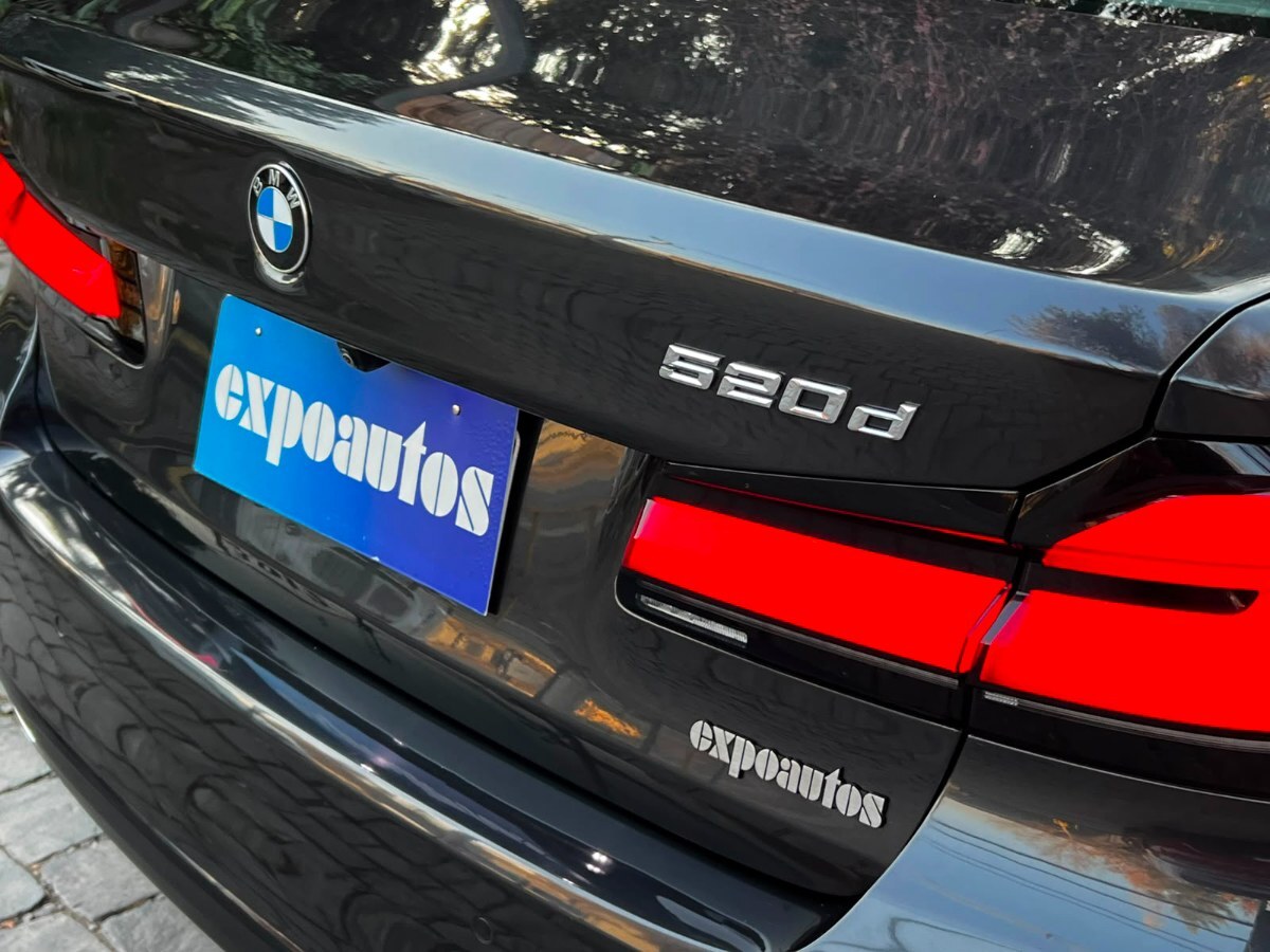 2022 BMW 520 D miniatura 8