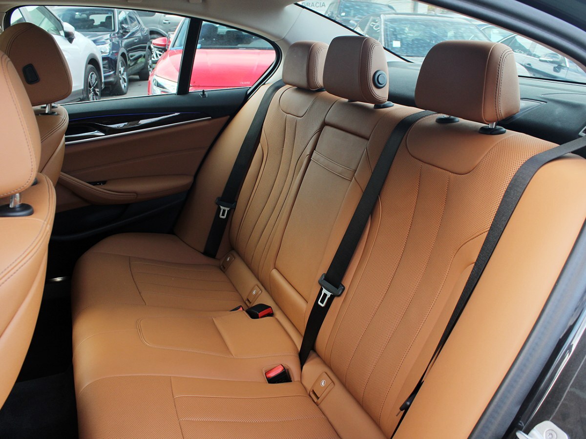2023 BMW 520D miniatura 11