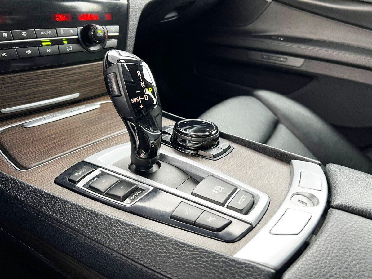 2014 BMW 740 Hybrid miniatura 11