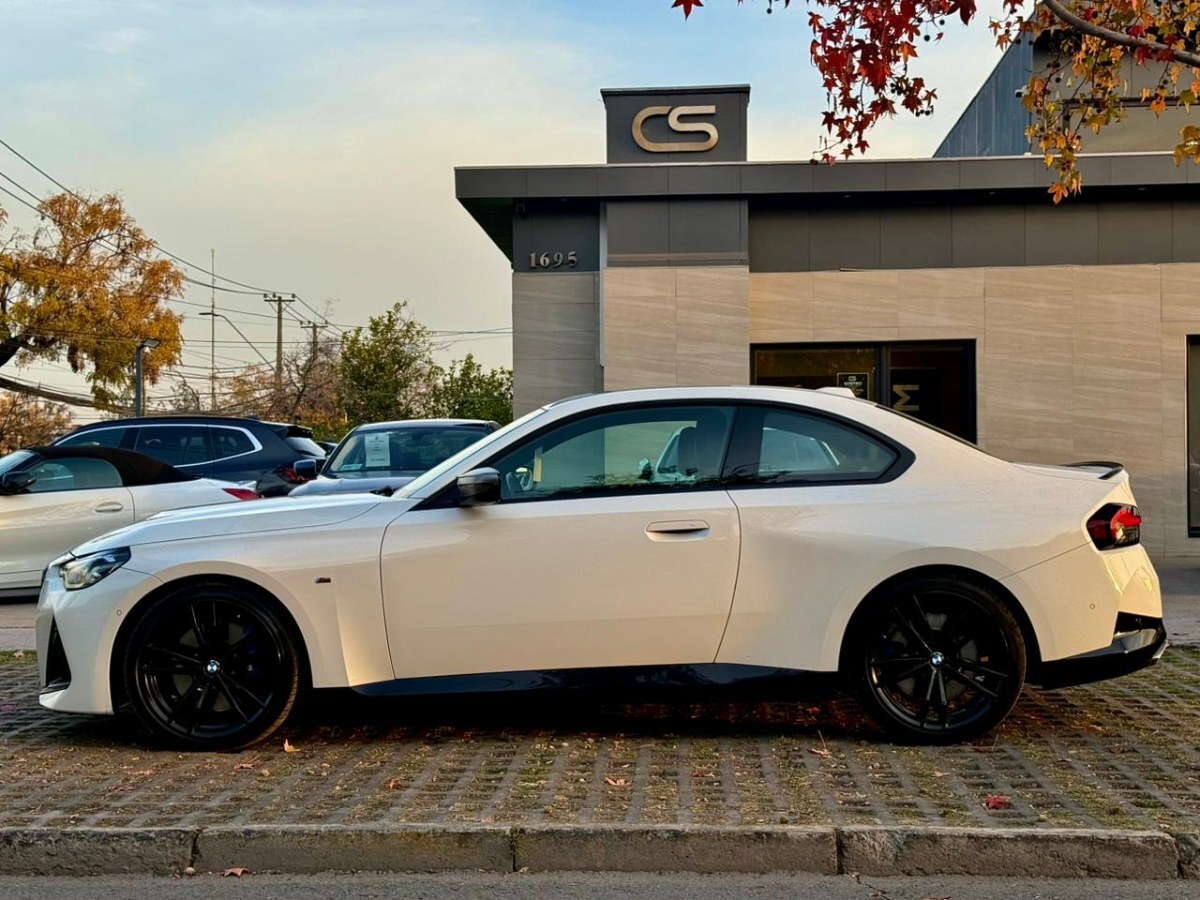 2023 BMW M240i miniatura 2