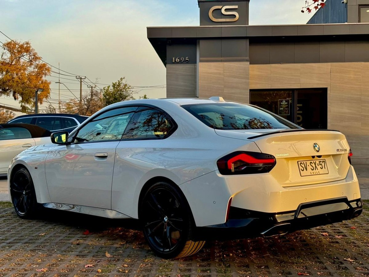 2023 BMW M240i miniatura 3