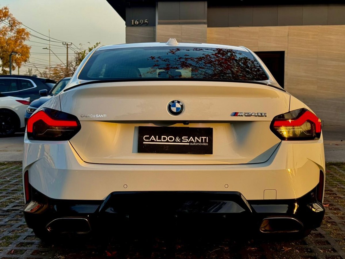 2023 BMW M240i miniatura 4