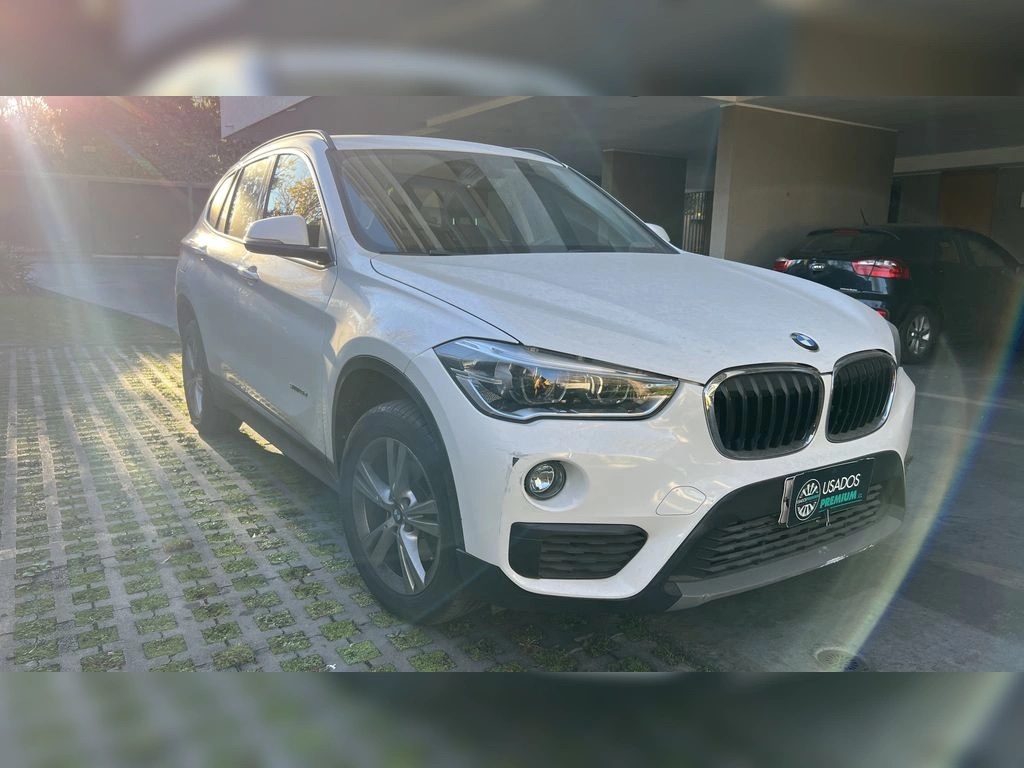 2017 BMW X1 miniatura 3